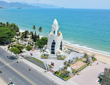 THUÊ XE CÓ TÀI TỪ SÀI GÒN ĐI NHA TRANG